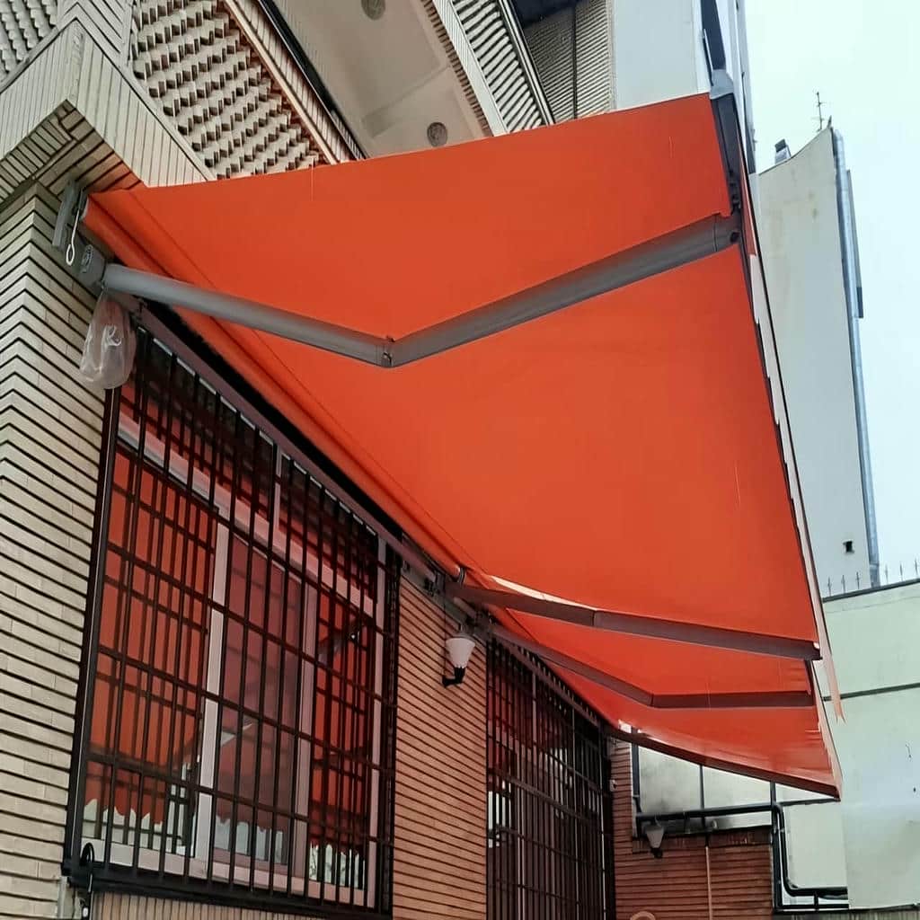 سایبان برقی کرم بالای ورودی مسکونی کرمانشاه