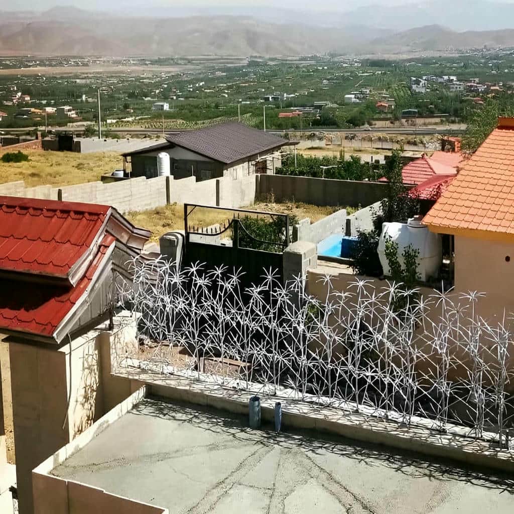 نمونه محافظ پیرامونی حیاط با پوشش خاکستری استان البرز
