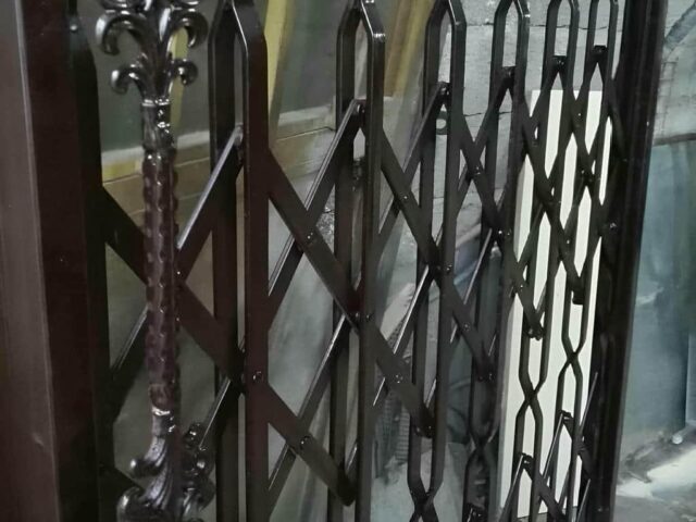 مرکز فروش حفاظ درب آکاردئونی با نصب اصولی در ساری و حومه