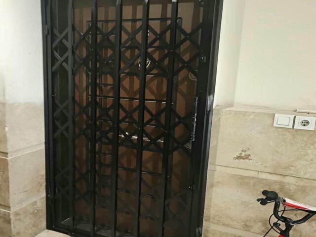 مرکز فروش حفاظ درب آکاردئونی با مقایسه مدل‌های ایرانی و خارجی در بیرجند و حومه