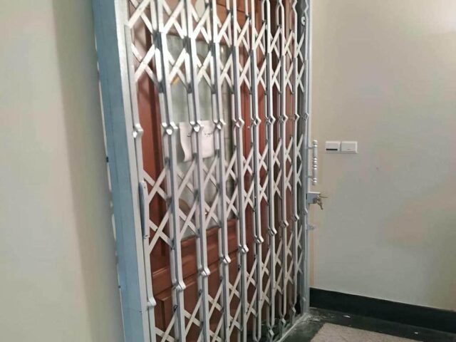 مرکز فروش حفاظ درب آکاردئونی قفل‌دار در کرمانشاه و حومه