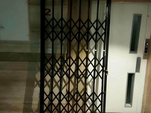 مرکز فروش حفاظ درب آکاردئونی سفارشی در تبریز و حومه