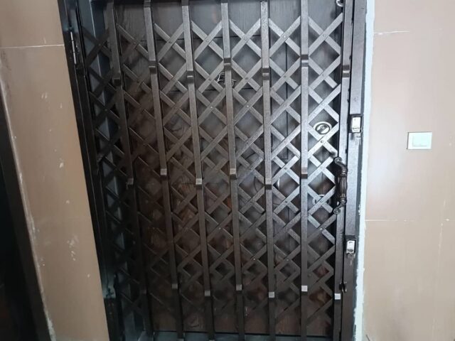 مرکز فروش حفاظ درب آکاردئونی با ابعاد سفارشی در اراک و حومه