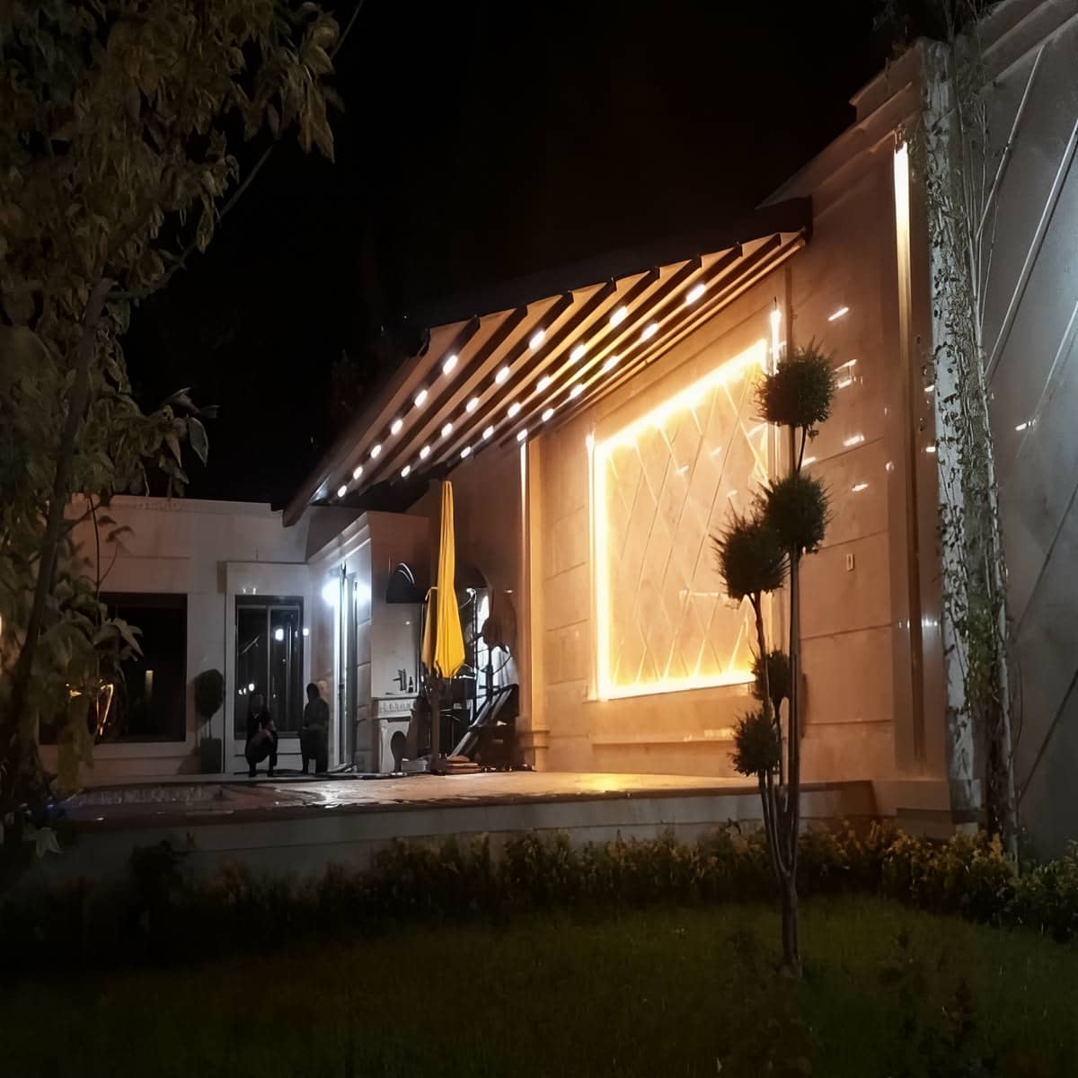مرکز فروش سایبان برقی با خدمات نگهداری در استان همدان
