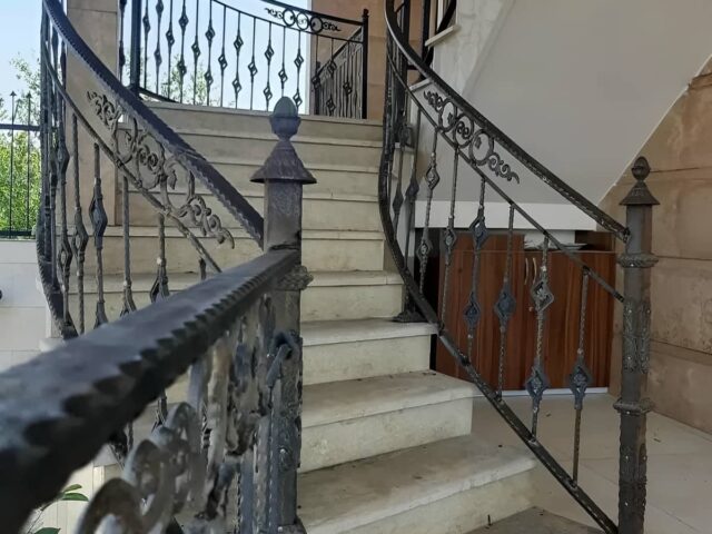 مرکز فروش نرده راه پله با اتصالات ایمن در بجنورد و حومه